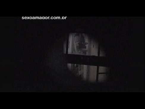 ❤️ 블론디는 중공 벽돌 뒤에 숨겨진 이웃 뱃사공에 의해 비밀리에 비디오에 녹화됩니다. ❌ 슈퍼 포르노 우리 ☑